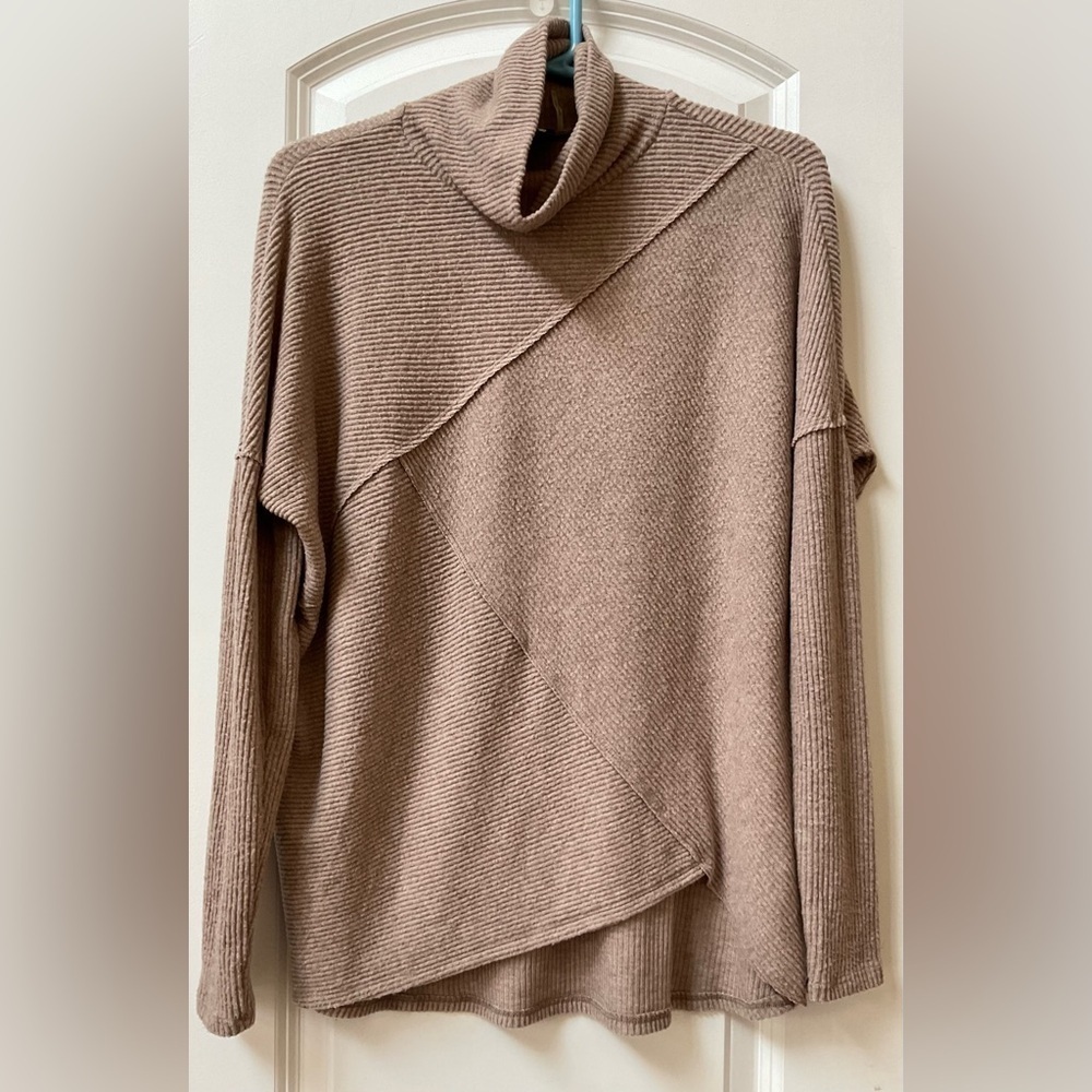 H by Bordeaux Turtleneck Sweater